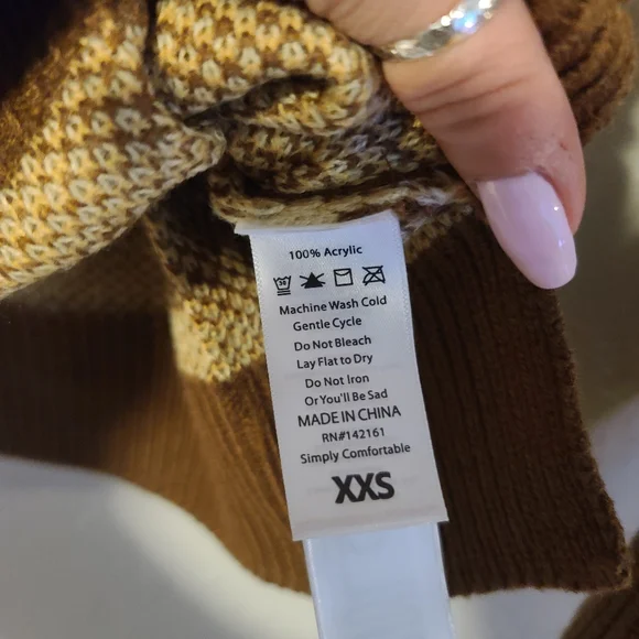 Sweater NWOT - Picture 3 of 7